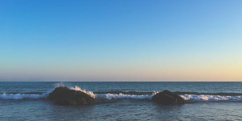 淘宝大码女装选购指南：显瘦穿搭技巧与宝藏店铺挖掘，附赠淘宝折扣与优惠券攻略